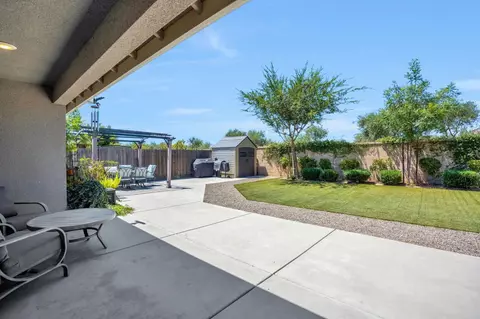Exterior - 347 Maclure Ave W, Madera, CA 93636 photo 4 of 11