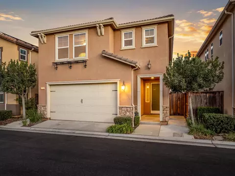 3243 W Nobility Dr, Fresno, CA 93711