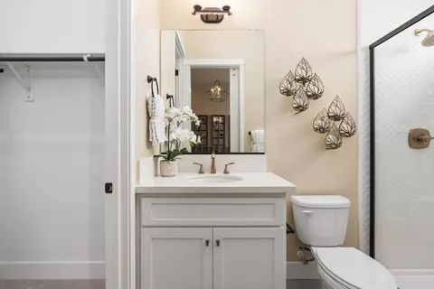Bath - 1681 N Shirley Ave, Clovis, CA 93619 photo 3 of 7
