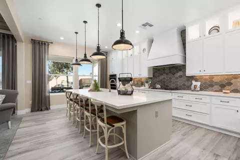 Kitchen - 1681 N Shirley Ave, Clovis, CA 93619 photo 3 of 6