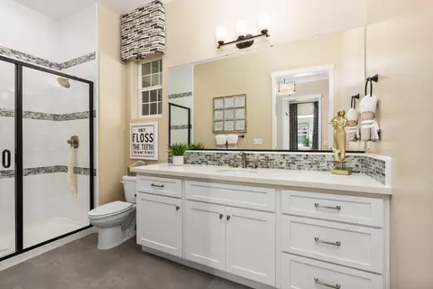 Bath - 1681 N Shirley Ave, Clovis, CA 93619 photo 2 of 7