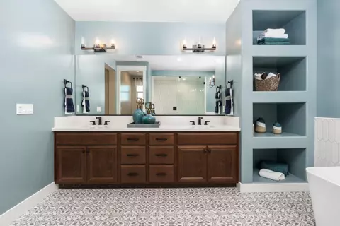 Bath - 1691 Shirley, Clovis, CA 93619 photo 5 of 5