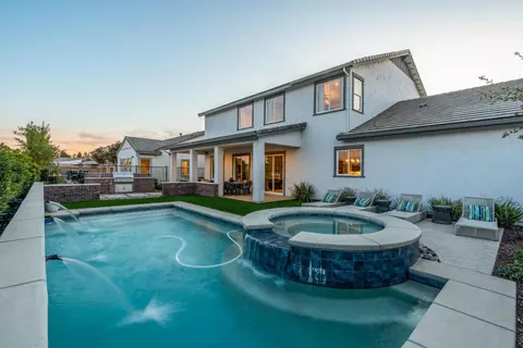 Exterior - 1691 Shirley, Clovis, CA 93619 photo 5 of 5