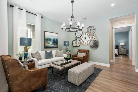 Living - 1691 Shirley, Clovis, CA 93619 photo 4 of 6
