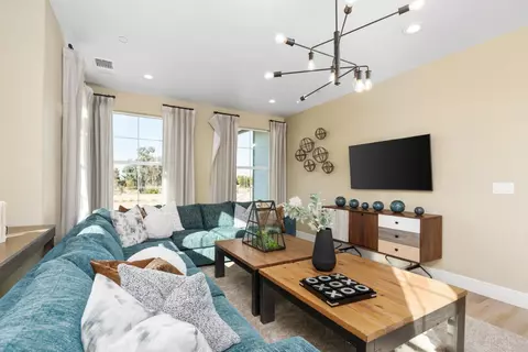 Living - 1691 Shirley, Clovis, CA 93619 photo 6 of 6