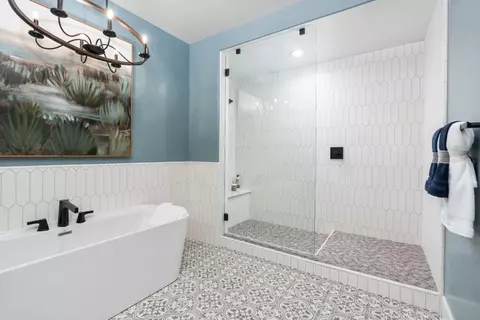Bath - 1691 Shirley, Clovis, CA 93619 photo 4 of 5