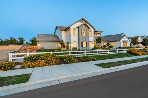 Exterior - 1691 Shirley, Clovis, CA 93619 photo 2 of 5