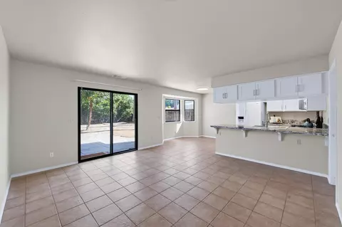 Living - 571 W Pat Dr, Clovis, CA 93612 photo 4 of 6