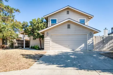 Exterior - 571 W Pat Dr, Clovis, CA 93612 photo 13 of 13