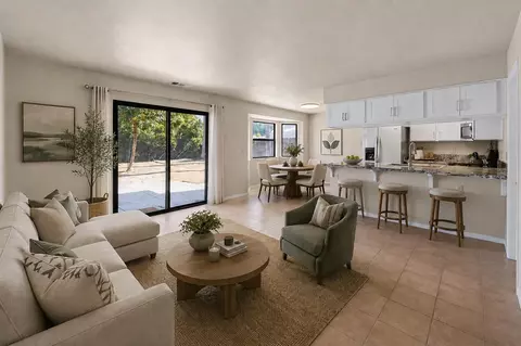 Living - 571 W Pat Dr, Clovis, CA 93612 photo 5 of 6