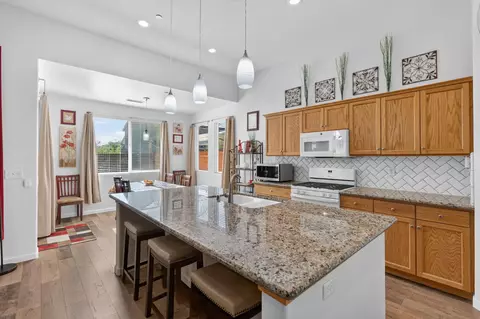 Kitchen - 674 Agua Dulce Ave, Clovis, CA 93619 photo 1 of 4