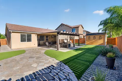 Exterior - 674 Agua Dulce Ave, Clovis, CA 93619 photo 7 of 8