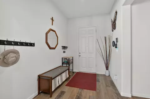 Entry Way - 674 Agua Dulce Ave, Clovis, CA 93619 photo 2 of 2