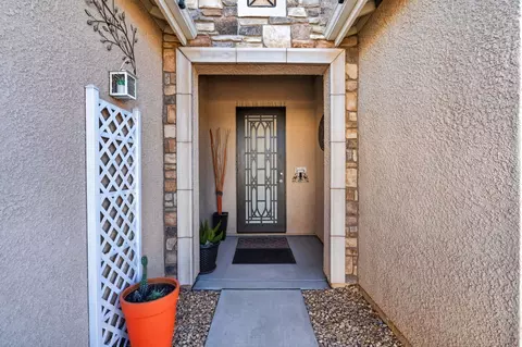 Entry Way - 674 Agua Dulce Ave, Clovis, CA 93619 photo 1 of 2