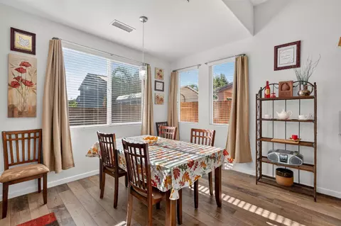 Dining - 674 Agua Dulce Ave, Clovis, CA 93619 photo 1 of 2