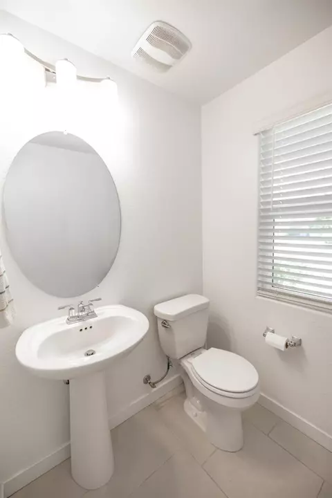 Bath - 819 Soledad Ave, Clovis, CA 93619 photo 1 of 3