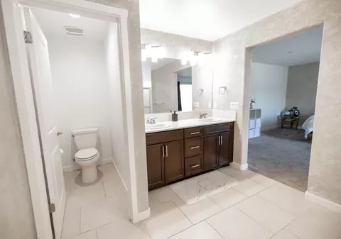 Bath - 819 Soledad Ave, Clovis, CA 93619 photo 3 of 3
