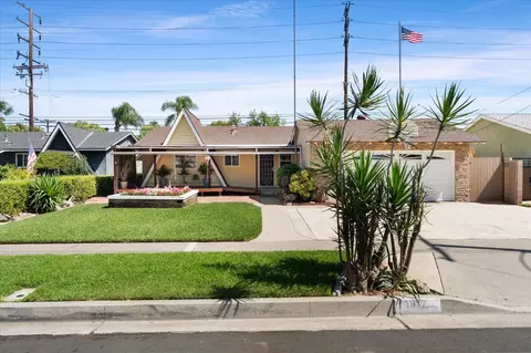 1917 W Flora St, Santa Ana, CA 92704