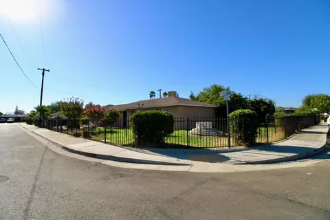 Exterior - 1201 Hume Dr, Sanger, CA 93657 photo 2 of 9