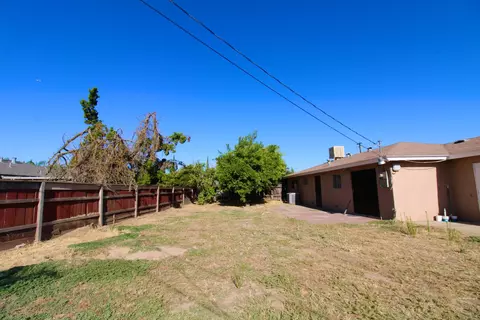 Exterior - 1201 Hume Dr, Sanger, CA 93657 photo 8 of 9