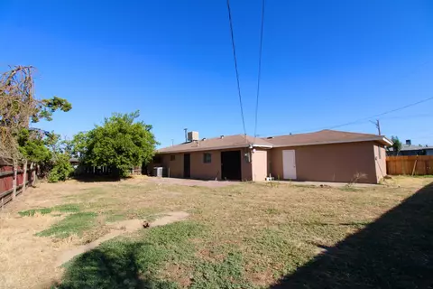 Exterior - 1201 Hume Dr, Sanger, CA 93657 photo 9 of 9