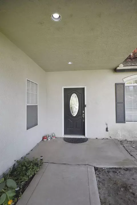 9740 N Whitney Ave, Fresno, CA 93720