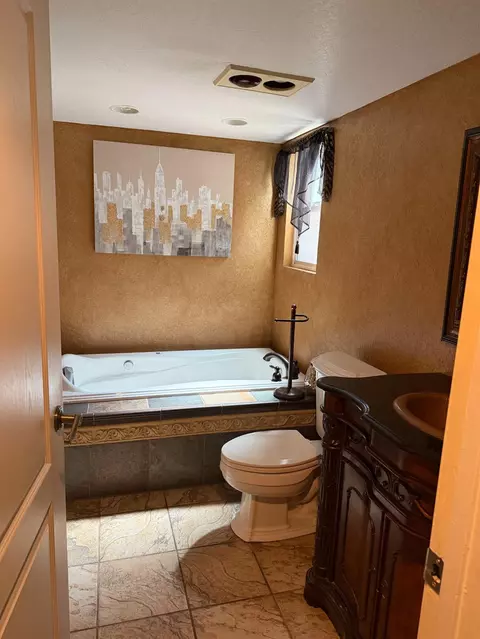 Bath - 35303 Bonadelle Ave, Madera, CA 93636 photo 4 of 4