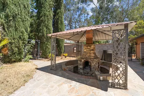Exterior - 35303 Bonadelle Ave, Madera, CA 93636 photo 5 of 6
