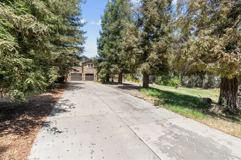 Exterior - 35303 Bonadelle Ave, Madera, CA 93636 photo 4 of 6