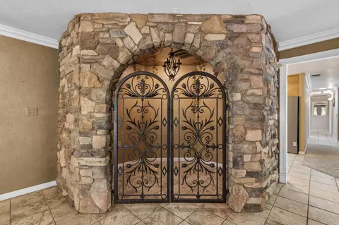 Entry Way - 35303 Bonadelle Ave, Madera, CA 93636 photo 3 of 4