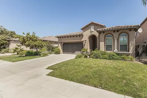 6936 W Wrenwood Ln, Fresno, CA 93723