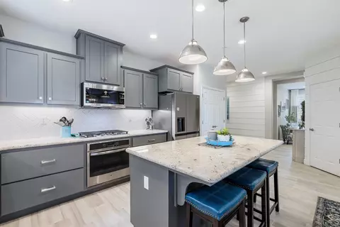 Kitchen - 1016 Lindsay Ln, Clovis, CA 93619 photo 2 of 3