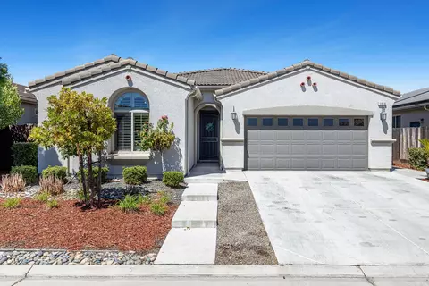 Exterior - 1016 Lindsay Ln, Clovis, CA 93619 photo 6 of 6