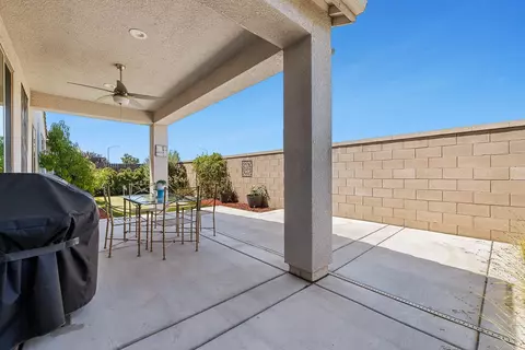 Exterior - 1016 Lindsay Ln, Clovis, CA 93619 photo 4 of 6