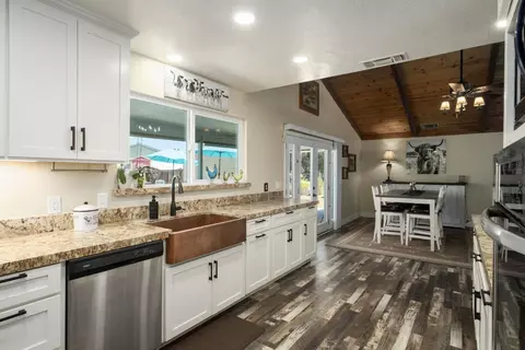 10890 N Armstrong Ave, Clovis, CA 93619 photo 13