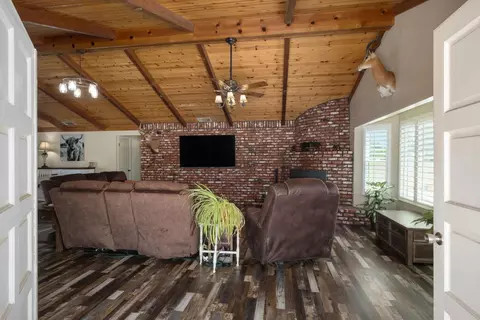 10890 N Armstrong Ave, Clovis, CA 93619 photo 9