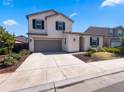 Exterior - 3852 Morris Ave, Clovis, CA 93619 photo 3 of 5