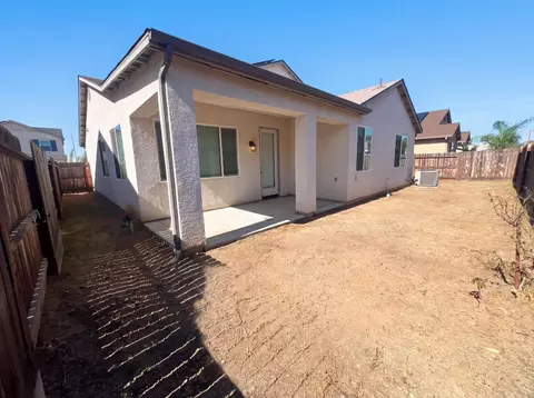 Exterior - 3852 Morris Ave, Clovis, CA 93619 photo 2 of 5