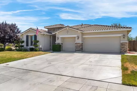Exterior - 358 N Gleason Ave, Fowler, CA 93625 photo 3 of 8