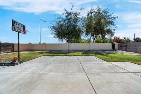 Exterior - 358 N Gleason Ave, Fowler, CA 93625 photo 5 of 8
