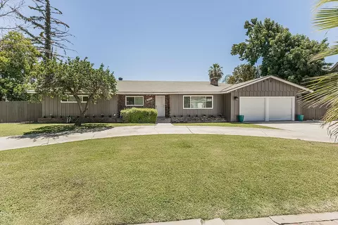 1551 E Almendra Dr, Fresno, CA 93710
