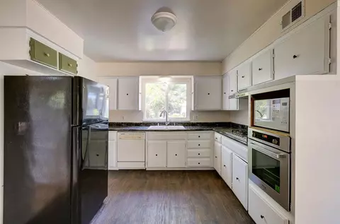 Kitchen - 1645 Renn Ave, Clovis, CA 93611 photo 1 of 3