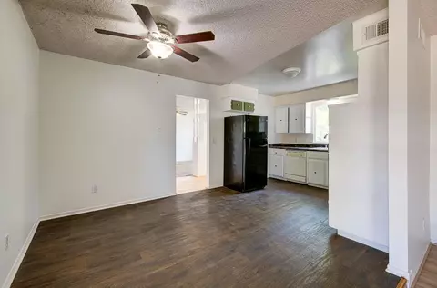 Dining - 1645 Renn Ave, Clovis, CA 93611 photo 1 of 1
