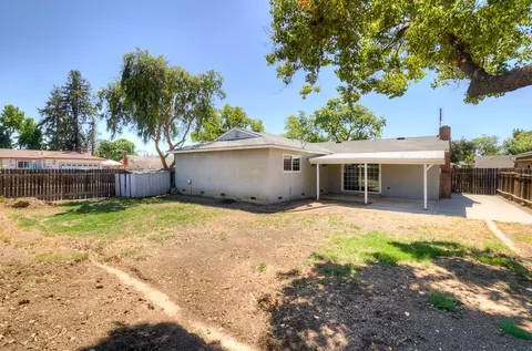 Exterior - 1645 Renn Ave, Clovis, CA 93611 photo 10 of 12
