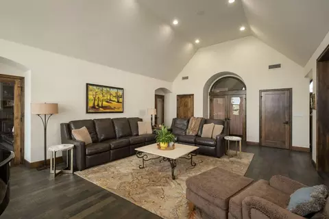 Living - 17159 Coyote Pass Ln, Clovis, CA 93619 photo 3 of 4