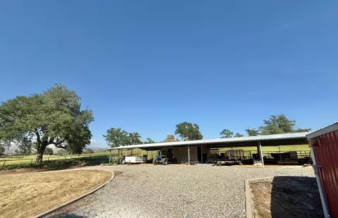 Exterior - 17159 Coyote Pass Ln, Clovis, CA 93619 photo 16 of 18