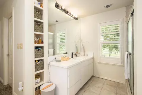 Bath - 17159 Coyote Pass Ln, Clovis, CA 93619 photo 3 of 5