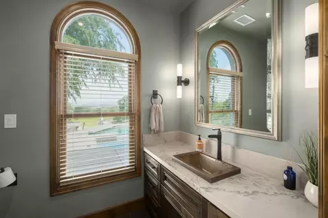 Bath - 17159 Coyote Pass Ln, Clovis, CA 93619 photo 1 of 5