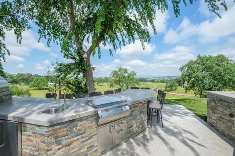 Kitchen - 17159 Coyote Pass Ln, Clovis, CA 93619 photo 9 of 9