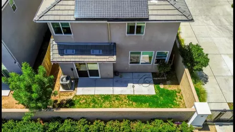 Exterior - 2557 Commonwood Ln, Clovis, CA 93619 photo 4 of 4